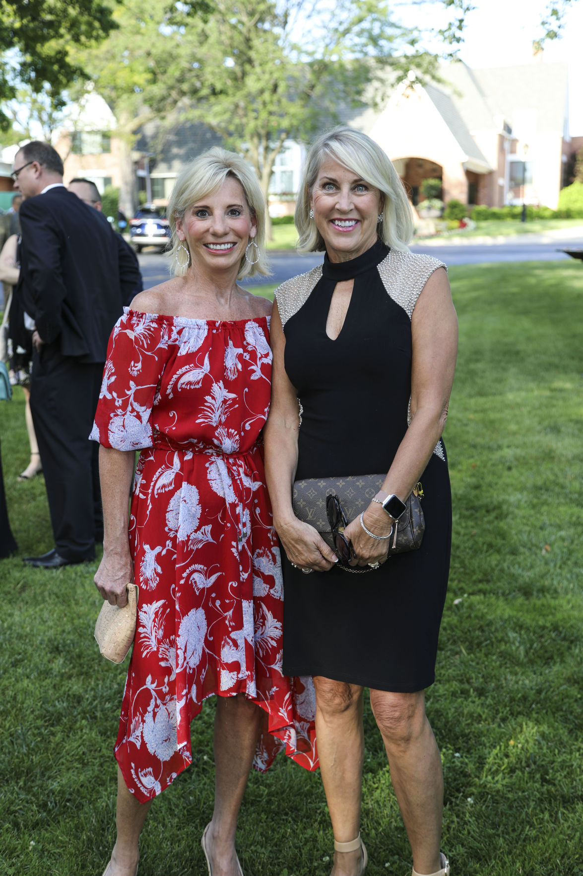 Cheryl Logue, Sherry Hart
